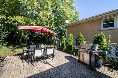 Tiny photo for 240 E Sibley Street, Park Ridge, IL 60068 (MLS # 12482310)