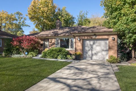 Tiny photo for 240 E Sibley Street, Park Ridge, IL 60068 (MLS # 12482310)