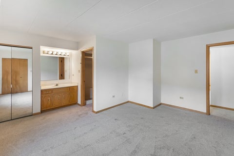 Tiny photo for 5646 W 103rd Street #106, Oak Lawn, IL 60453 (MLS # 12729509)