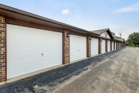 Tiny photo for 5646 W 103rd Street #106, Oak Lawn, IL 60453 (MLS # 12729509)