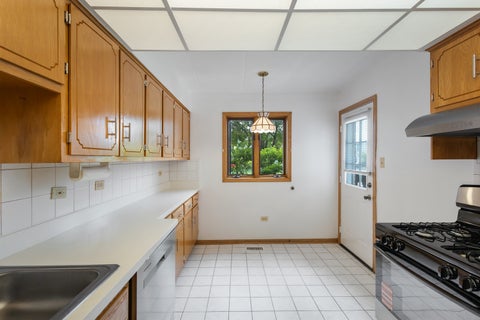 Tiny photo for 5646 W 103rd Street #106, Oak Lawn, IL 60453 (MLS # 12729509)