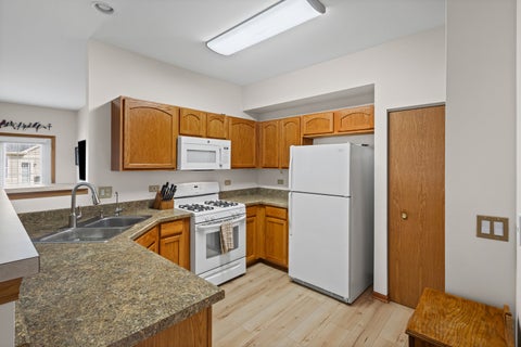 Tiny photo for 21452 Papoose Lake Drive #21452, Crest Hill, IL 60403 (MLS # 12757659)