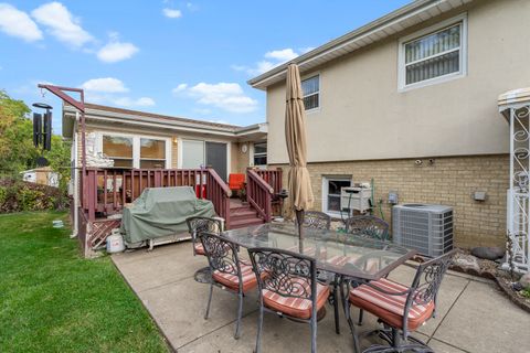Tiny photo for 4038 Denley Avenue, Schiller Park, IL 60176 (MLS # 12494862)