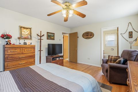 Tiny photo for 4038 Denley Avenue, Schiller Park, IL 60176 (MLS # 12494862)