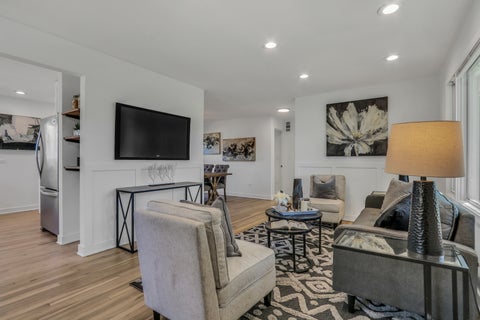 Tiny photo for 133 S Lincoln Avenue, Mundelein, IL 60060 (MLS # 12796247)