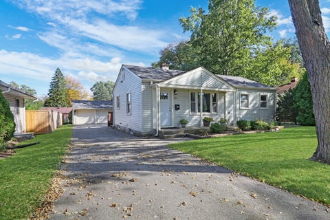 Tiny photo for 133 S Lincoln Avenue, Mundelein, IL 60060 (MLS # 12796247)