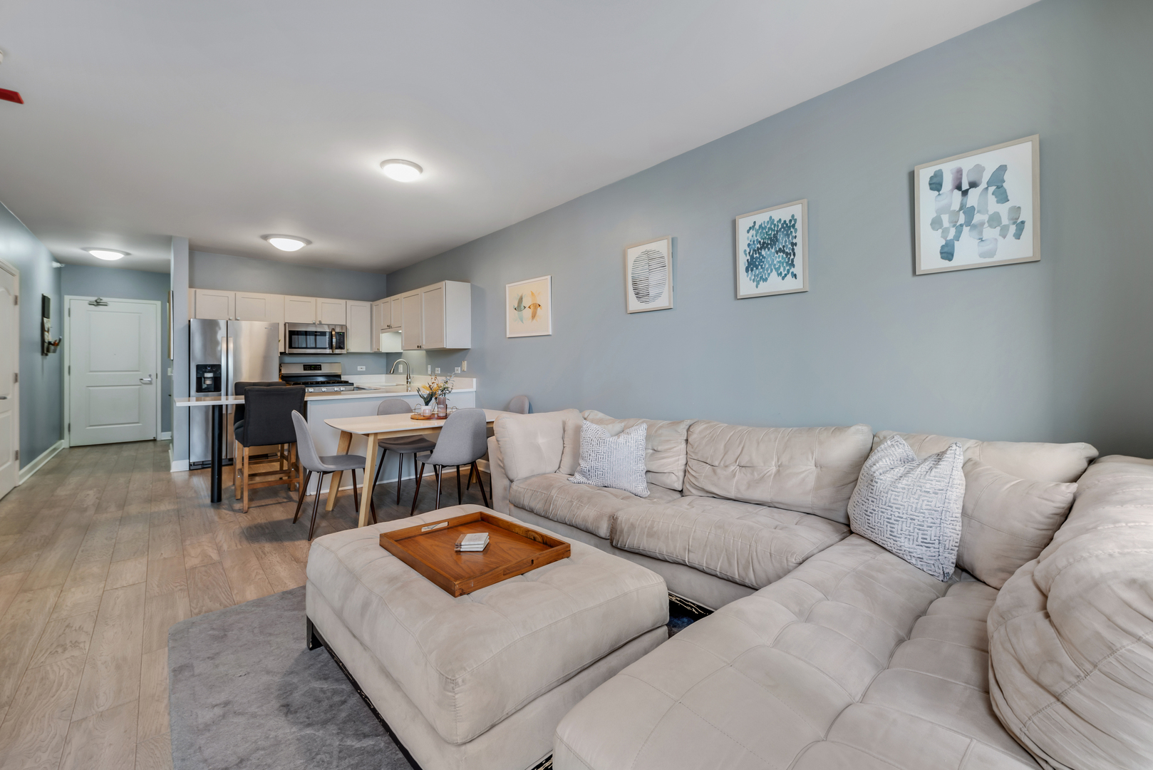 645 N Kingsbury Street 1403