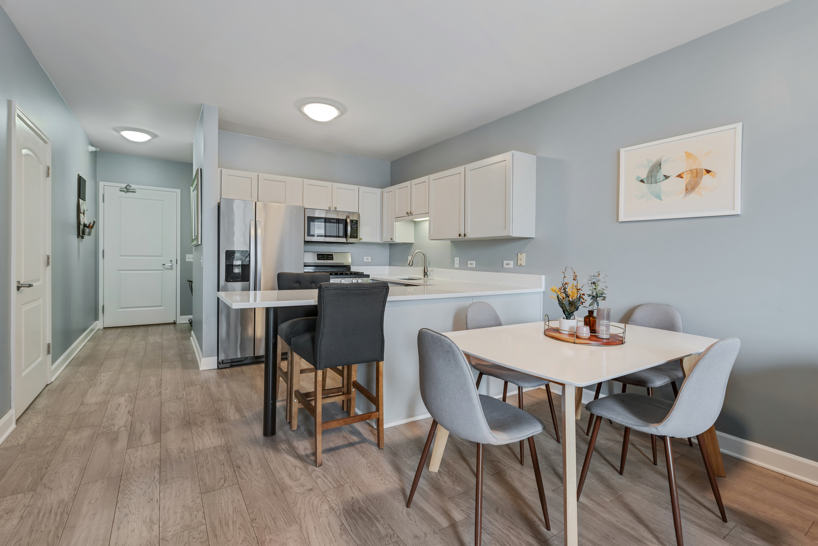 645 N Kingsbury Street 1403