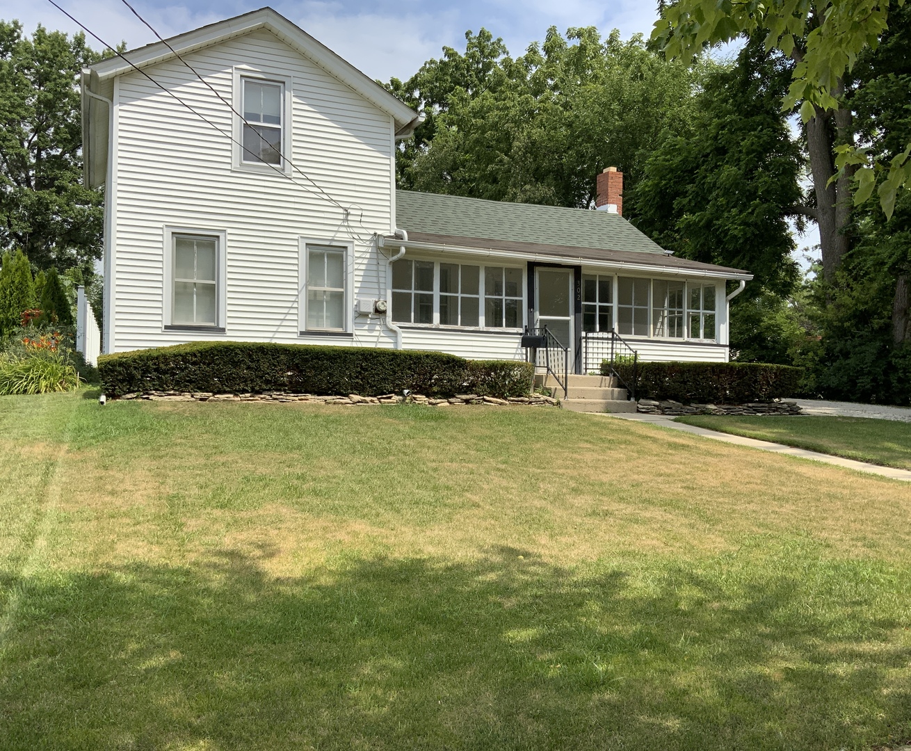 302 W Abe Street
