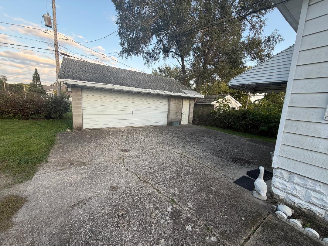 702 Davis Avenue
