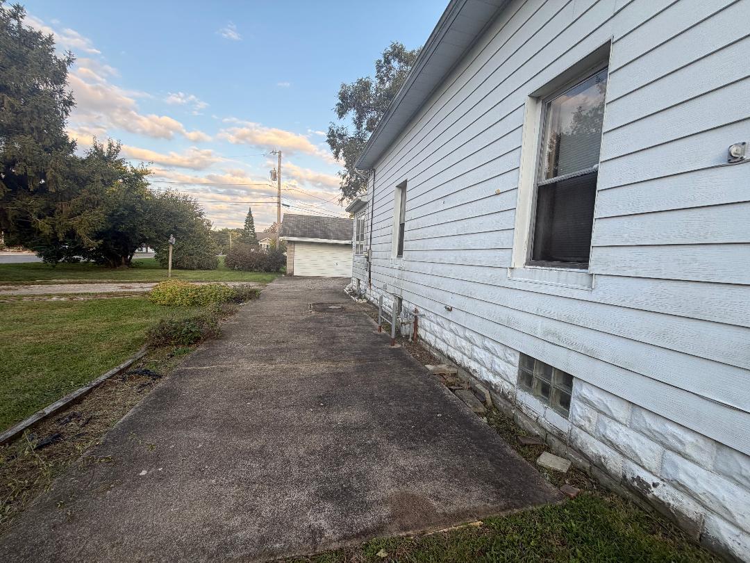 702 Davis Avenue
