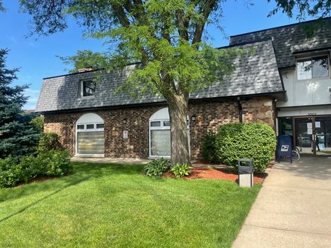 Tiny photo for 9460 Bay Colony Drive #3N, Des Plaines, IL 60016 (MLS # 12466781)
