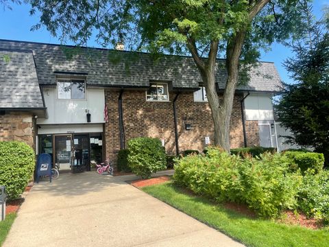 Tiny photo for 9460 Bay Colony Drive #3N, Des Plaines, IL 60016 (MLS # 12466781)