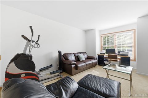 Tiny photo for 2012 WAVERLY Circle, St. Charles, IL 60174 (MLS # 12634355)