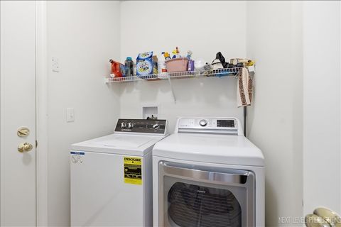 Tiny photo for 2012 WAVERLY Circle, St. Charles, IL 60174 (MLS # 12634355)