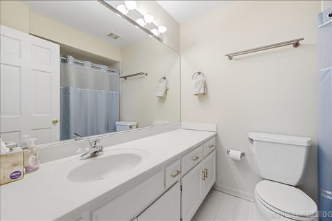Tiny photo for 2012 WAVERLY Circle, St. Charles, IL 60174 (MLS # 12634355)
