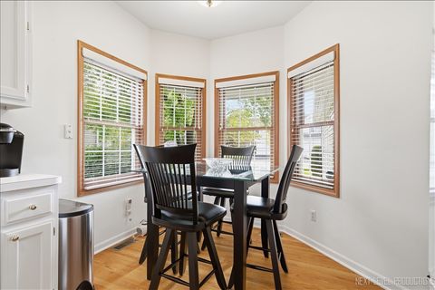 Tiny photo for 2012 WAVERLY Circle, St. Charles, IL 60174 (MLS # 12634355)