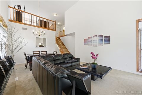 Tiny photo for 2012 WAVERLY Circle, St. Charles, IL 60174 (MLS # 12634355)