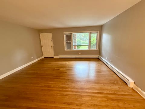 Tiny photo for 101 Dover Drive #5, Des Plaines, IL 60018 (MLS # 12731894)