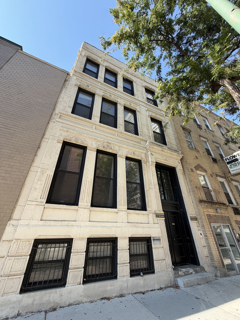 1160 N LaSalle Street