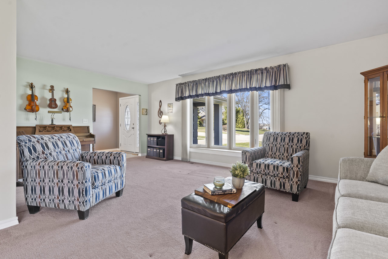 12205 Oakcrest Drive