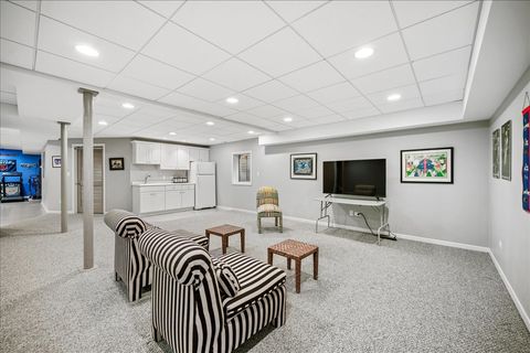 Tiny photo for 1944 Beverly Lane, Buffalo Grove, IL 60089 (MLS # 12633955)