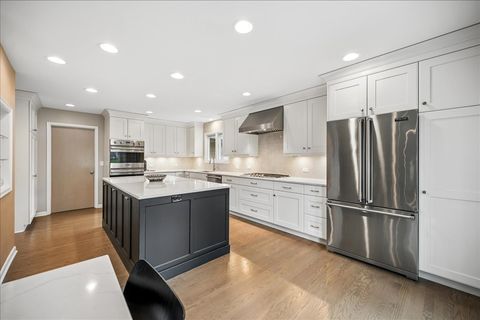 Tiny photo for 1944 Beverly Lane, Buffalo Grove, IL 60089 (MLS # 12633955)