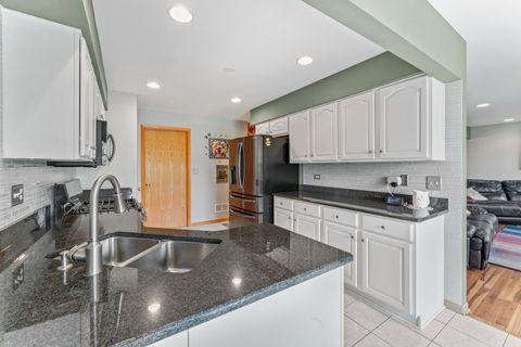 Tiny photo for 9058 Newcastle Court, Tinley Park, IL 60487 (MLS # 12482839)