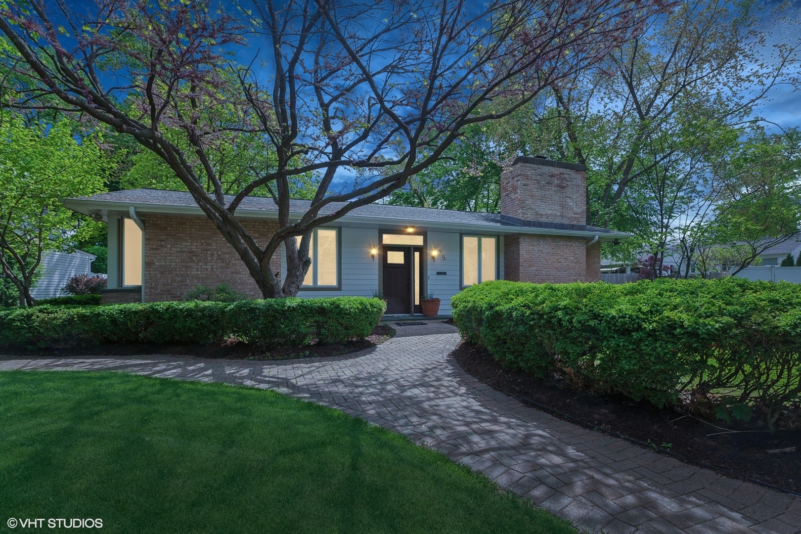 25 S Lincoln Avenue