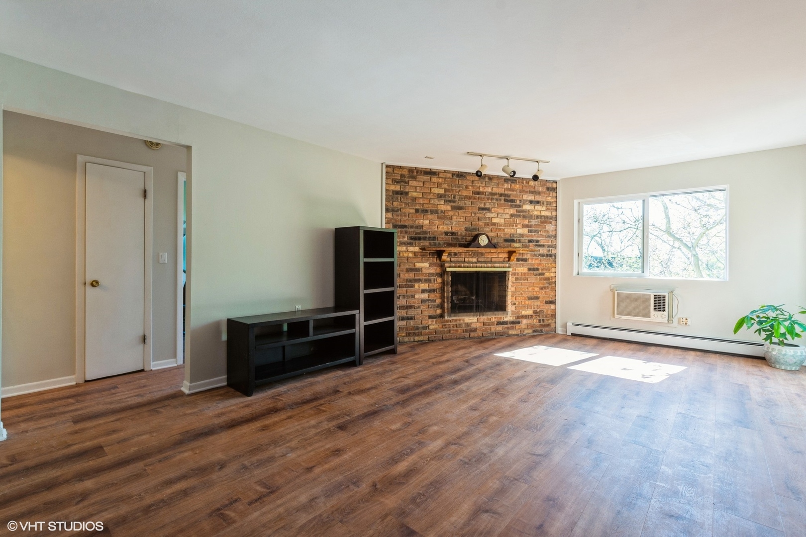 401 W Webster Avenue 509