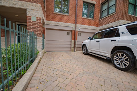 Tiny photo for 2723 N Bosworth Avenue, Chicago, IL 60614 (MLS # 12725203)