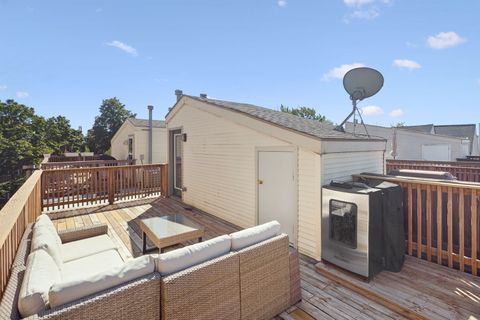 Tiny photo for 3732 N Janssen Avenue #A, Chicago, IL 60613 (MLS # 12452055)