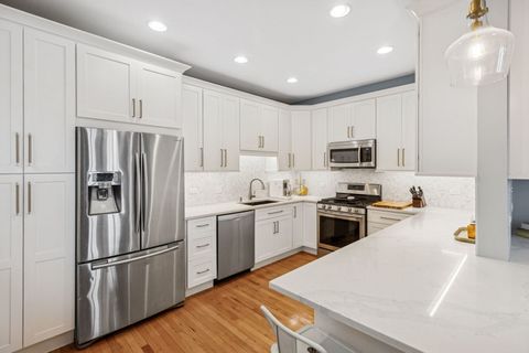 Tiny photo for 3732 N Janssen Avenue #A, Chicago, IL 60613 (MLS # 12452055)