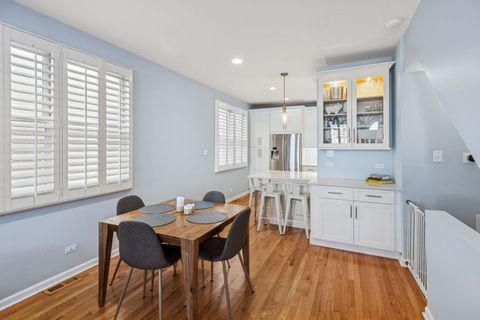 Tiny photo for 3732 N Janssen Avenue #A, Chicago, IL 60613 (MLS # 12452055)