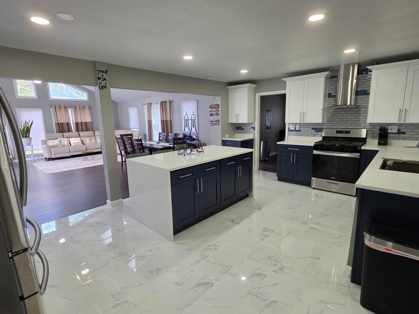 2301 Greenbriar Lane