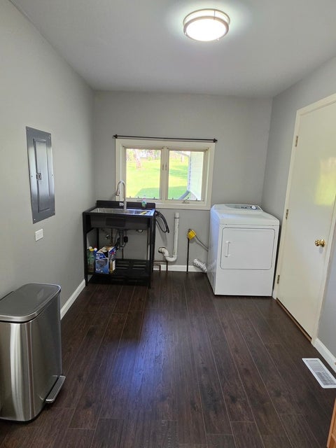 Tiny photo for 2301 Greenbriar Lane, Lindenhurst, IL 60046 (MLS # 12746131)