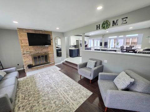 Tiny photo for 2301 Greenbriar Lane, Lindenhurst, IL 60046 (MLS # 12746131)
