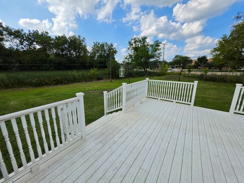 Tiny photo for 2301 Greenbriar Lane, Lindenhurst, IL 60046 (MLS # 12746131)