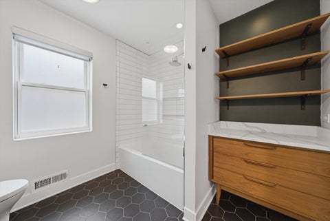 Tiny photo for 940 N Oak Park Avenue, Oak Park, IL 60302 (MLS # 12713372)