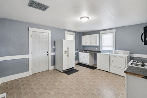 Tiny photo for 3715 PEARL Avenue, Davenport, IA 52802 (MLS # 12545124)