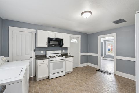 Tiny photo for 3715 PEARL Avenue, Davenport, IA 52802 (MLS # 12545124)