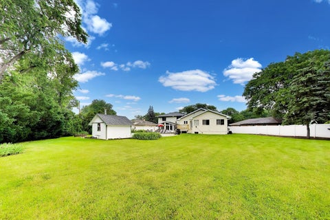 Tiny photo for 801 E Golfview Drive, Mount Prospect, IL 60056 (MLS # 12686893)
