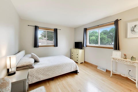 Tiny photo for 801 E Golfview Drive, Mount Prospect, IL 60056 (MLS # 12686893)