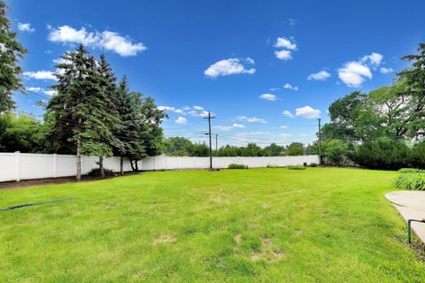 Tiny photo for 801 E Golfview Drive, Mount Prospect, IL 60056 (MLS # 12686893)