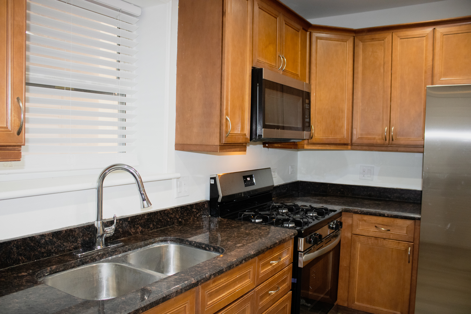 2001 W Fargo Avenue 1