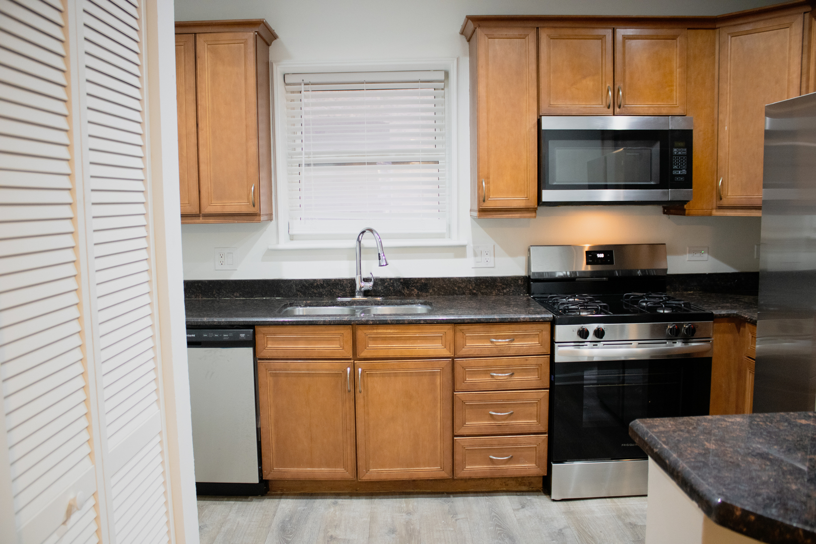 2001 W Fargo Avenue 1