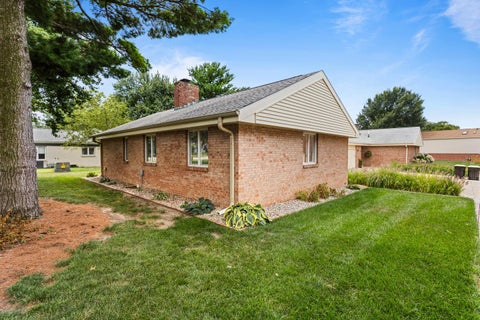 Tiny photo for 4 Fields E #0, Champaign, IL 61822 (MLS # 12727752)