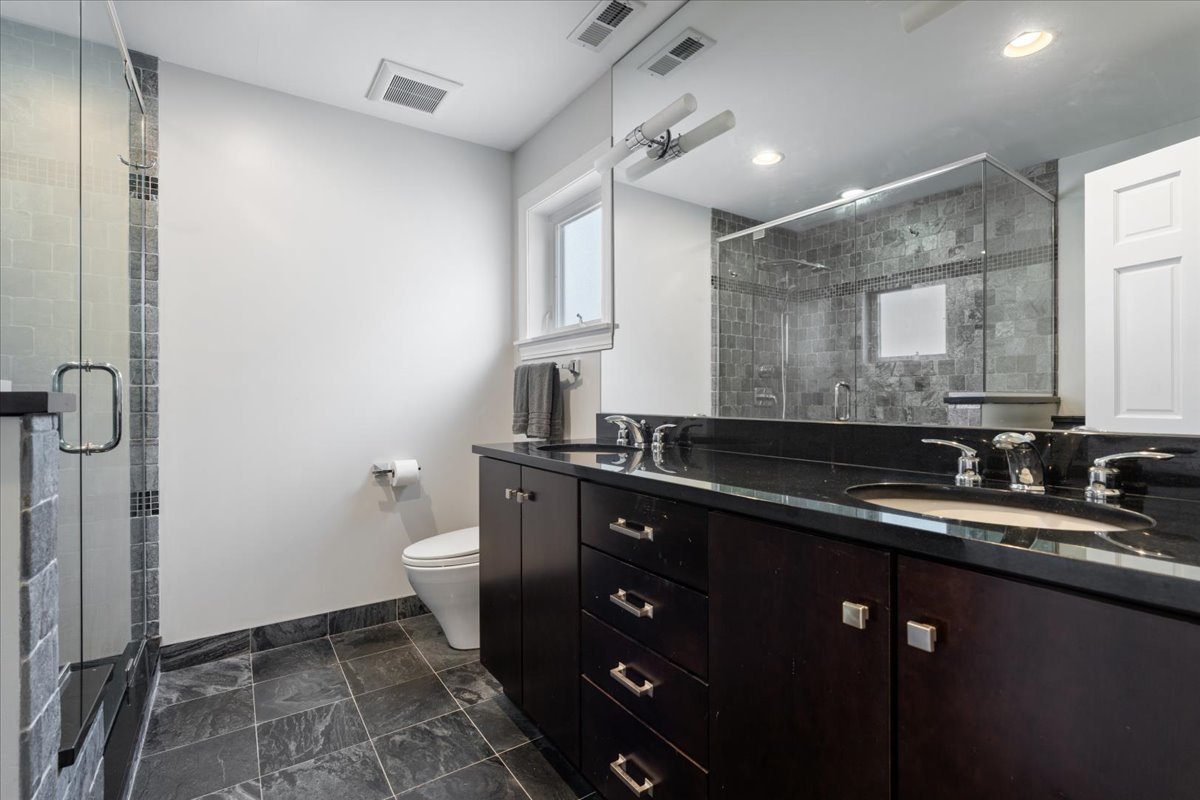 Chicago, Illinois 60631, United States, 4 Bedrooms Bedrooms, ,4 BathroomsBathrooms,Residential,Active,238521