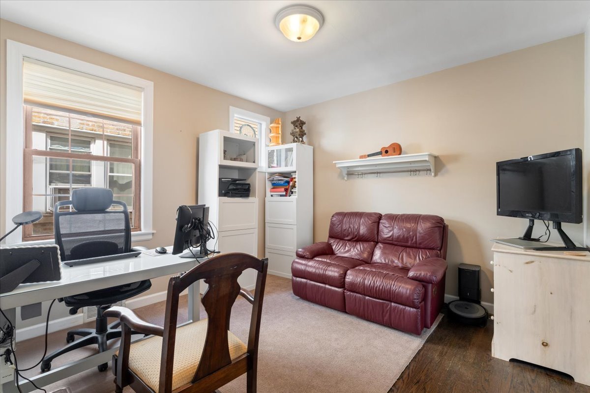 Chicago, Illinois 60631, United States, 4 Bedrooms Bedrooms, ,4 BathroomsBathrooms,Residential,Active,238521