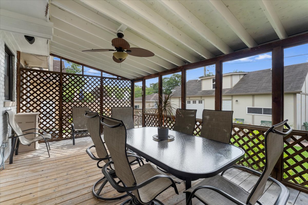 Chicago, Illinois 60631, United States, 4 Bedrooms Bedrooms, ,4 BathroomsBathrooms,Residential,Active,238521